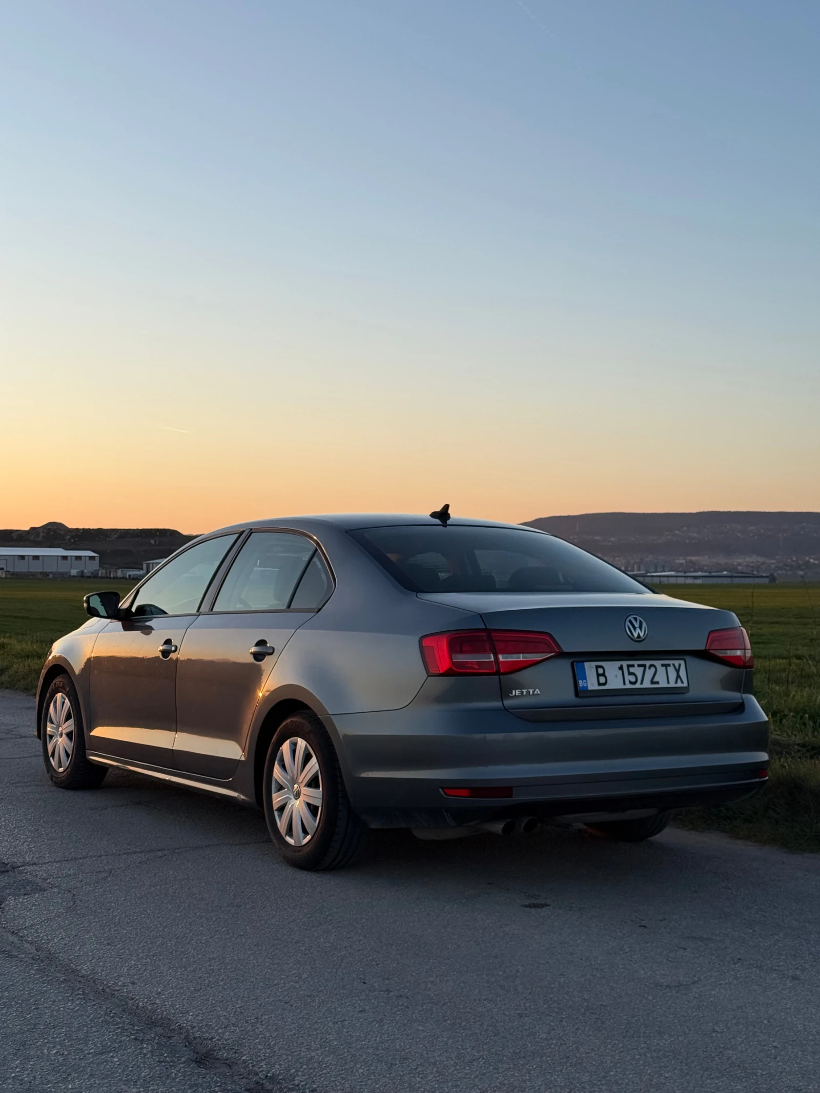 VW Jetta 2.0, снимка 3 - Автомобили и джипове - 53748298