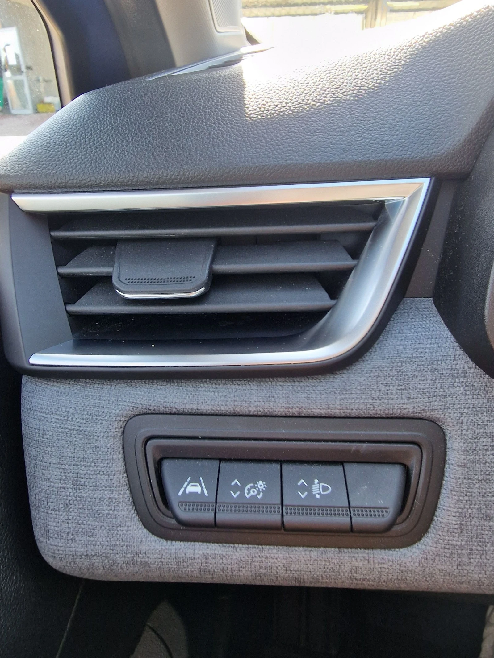 Renault Clio 1.5 Blue dci, снимка 11 - Автомобили и джипове - 53774374