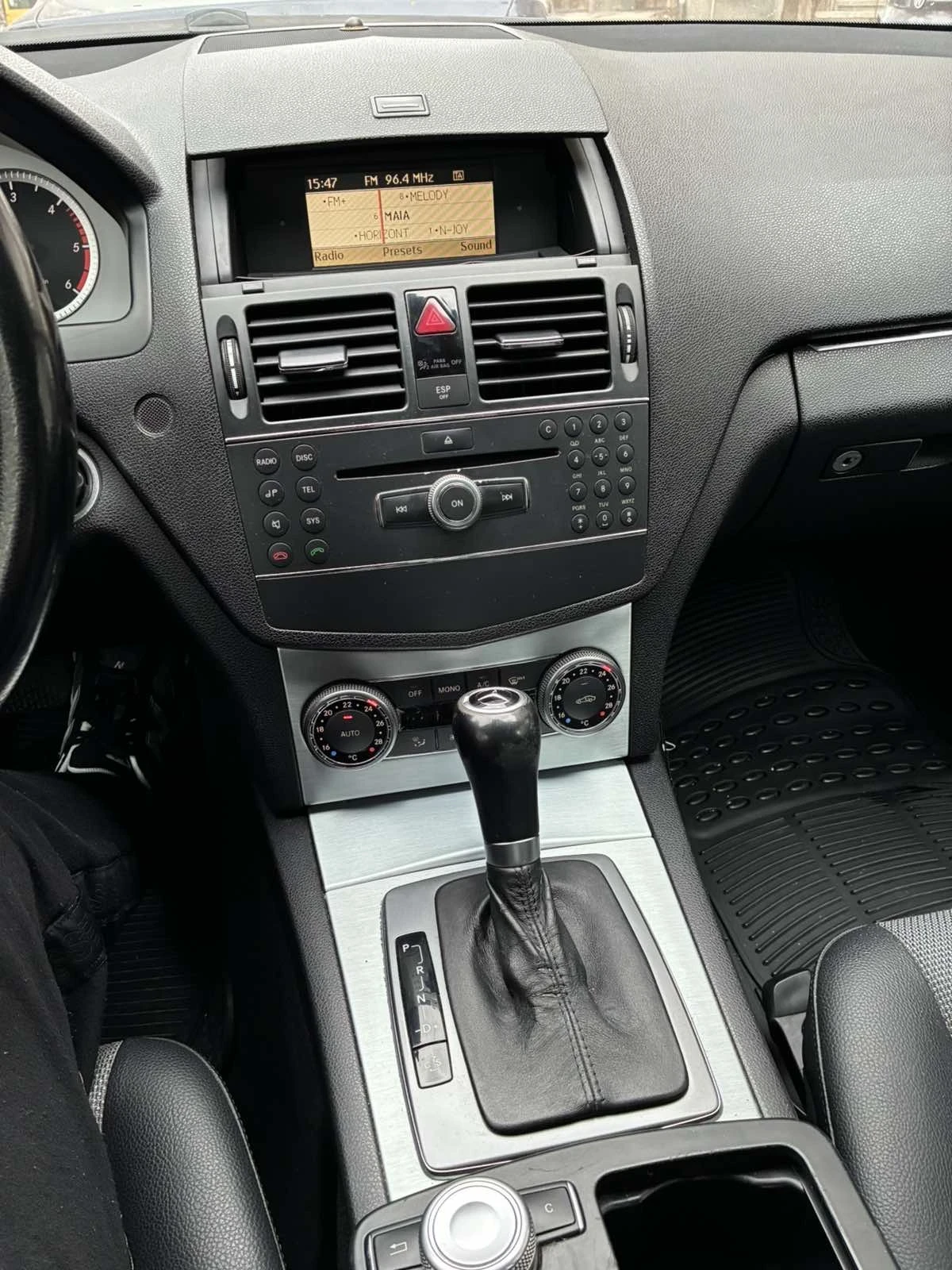 Mercedes-Benz C 220, снимка 4 - Автомобили и джипове - 53802587