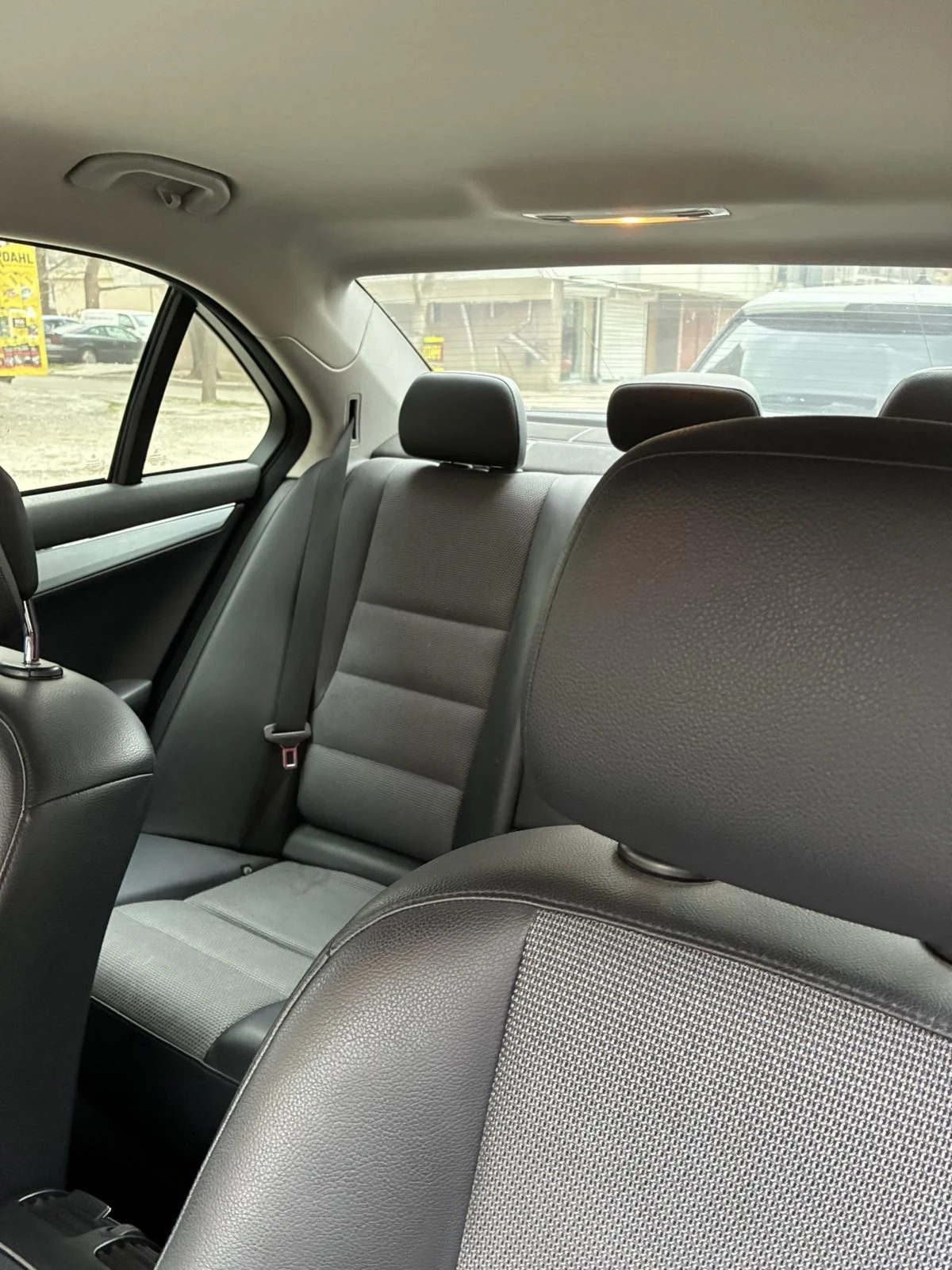 Mercedes-Benz C 220, снимка 7 - Автомобили и джипове - 53802587