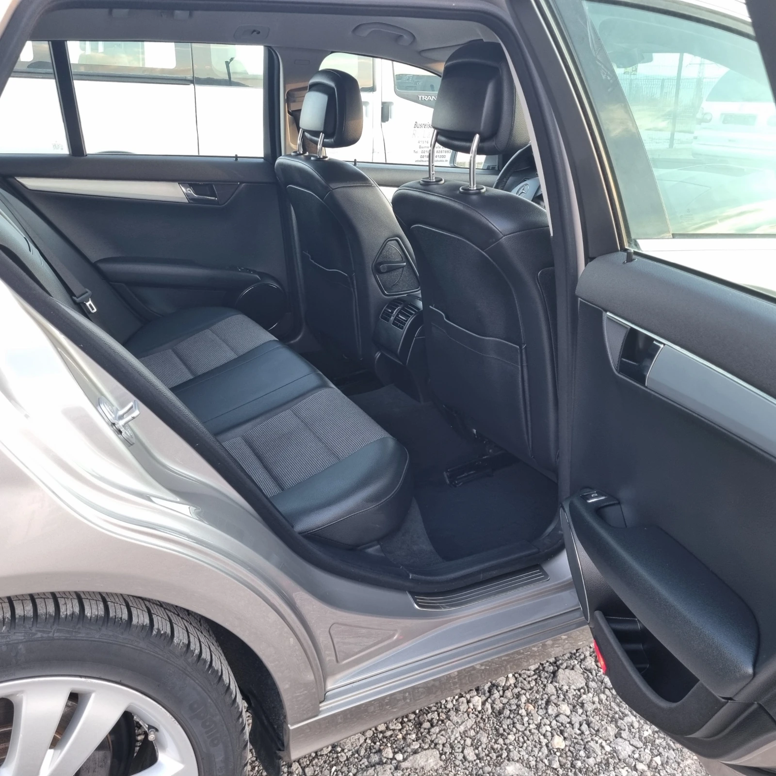 Mercedes-Benz C 180 Kompresor, снимка 9 - Автомобили и джипове - 53988532