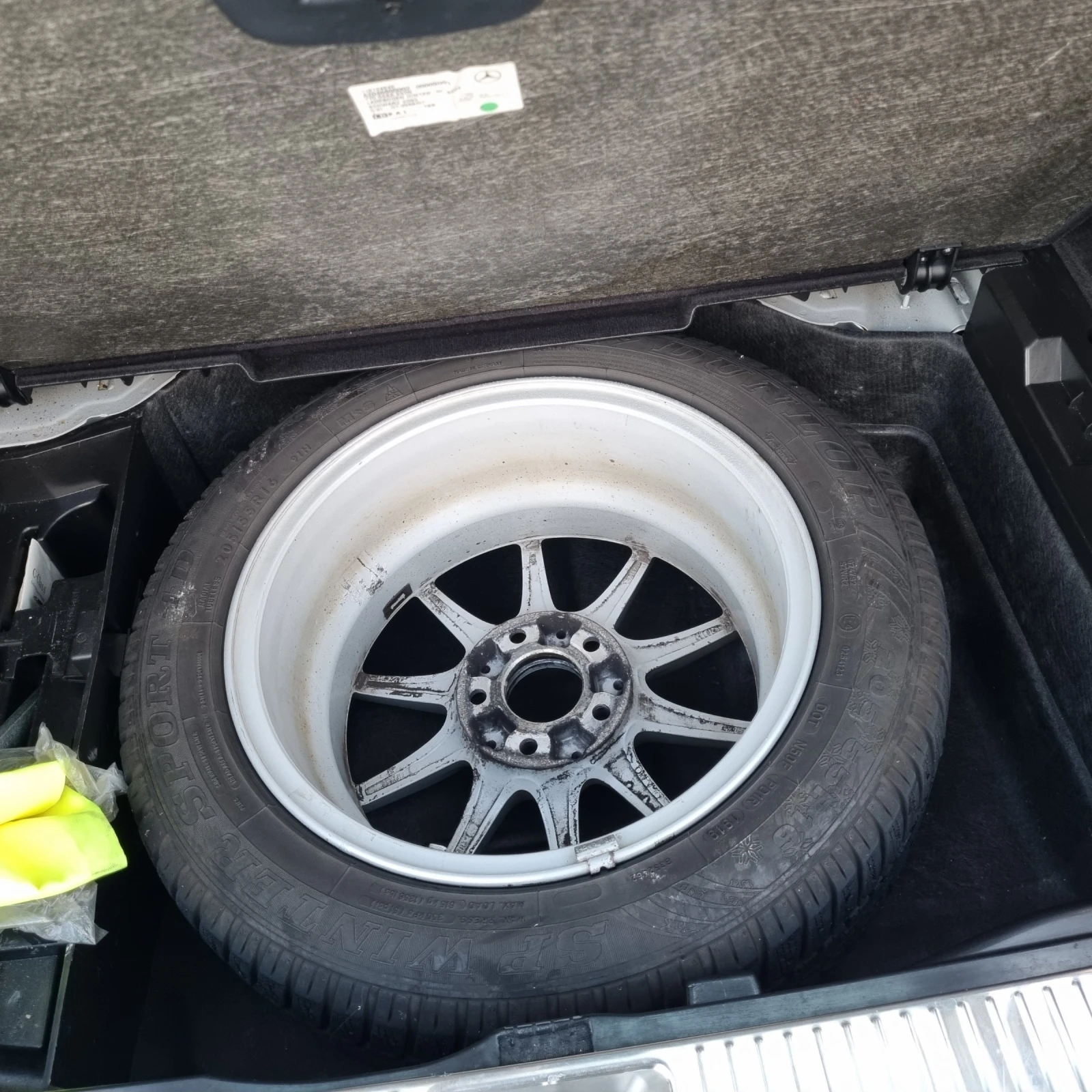 Mercedes-Benz C 180 Kompresor, снимка 8 - Автомобили и джипове - 53988532