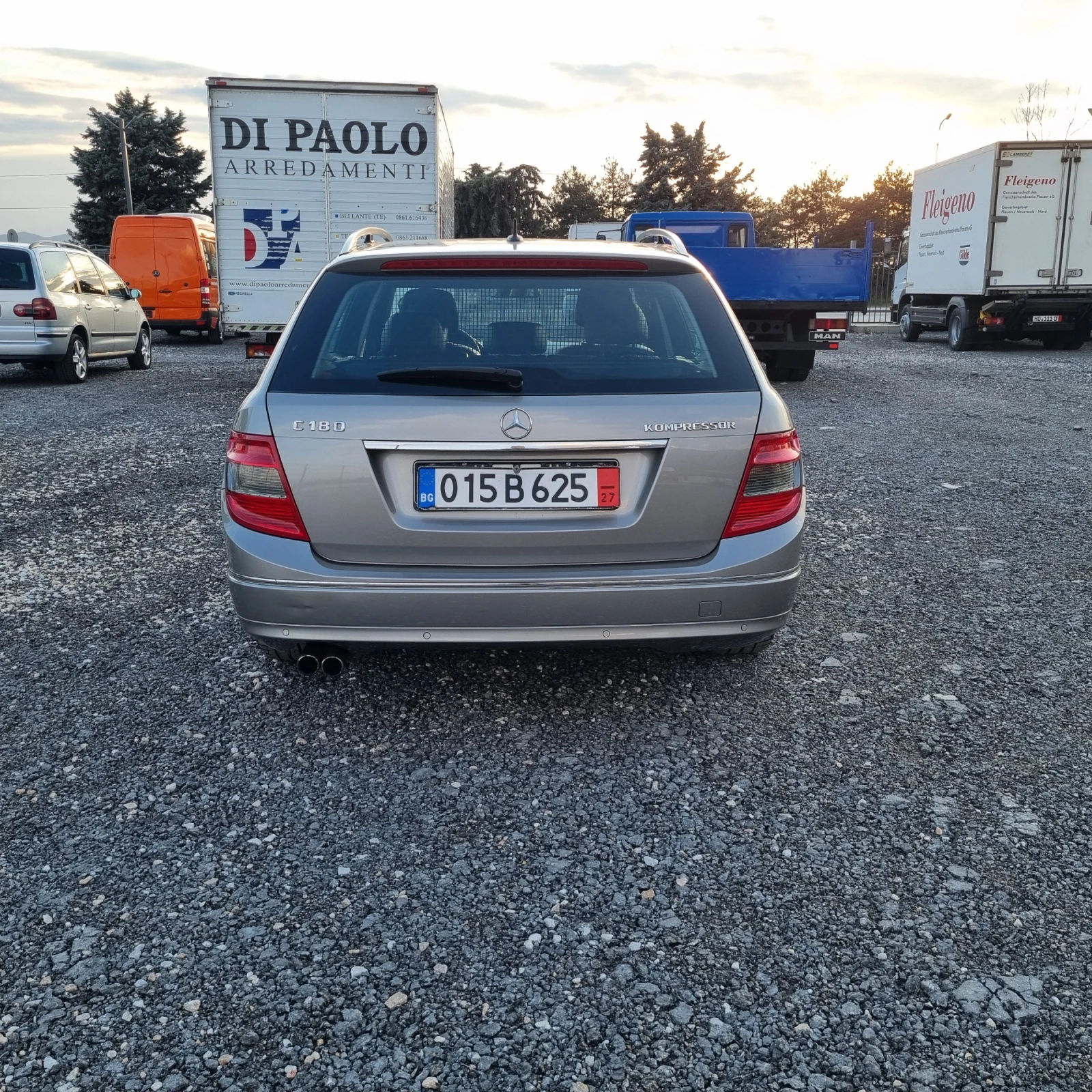 Mercedes-Benz C 180 Kompresor, снимка 5 - Автомобили и джипове - 53988532