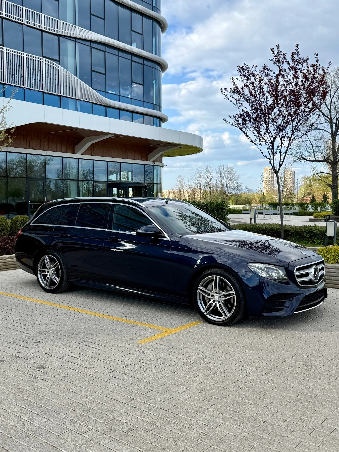 Mercedes-Benz E 220 Digital, AMG, LED, Head-up, снимка 3 - Автомобили и джипове - 54463290
