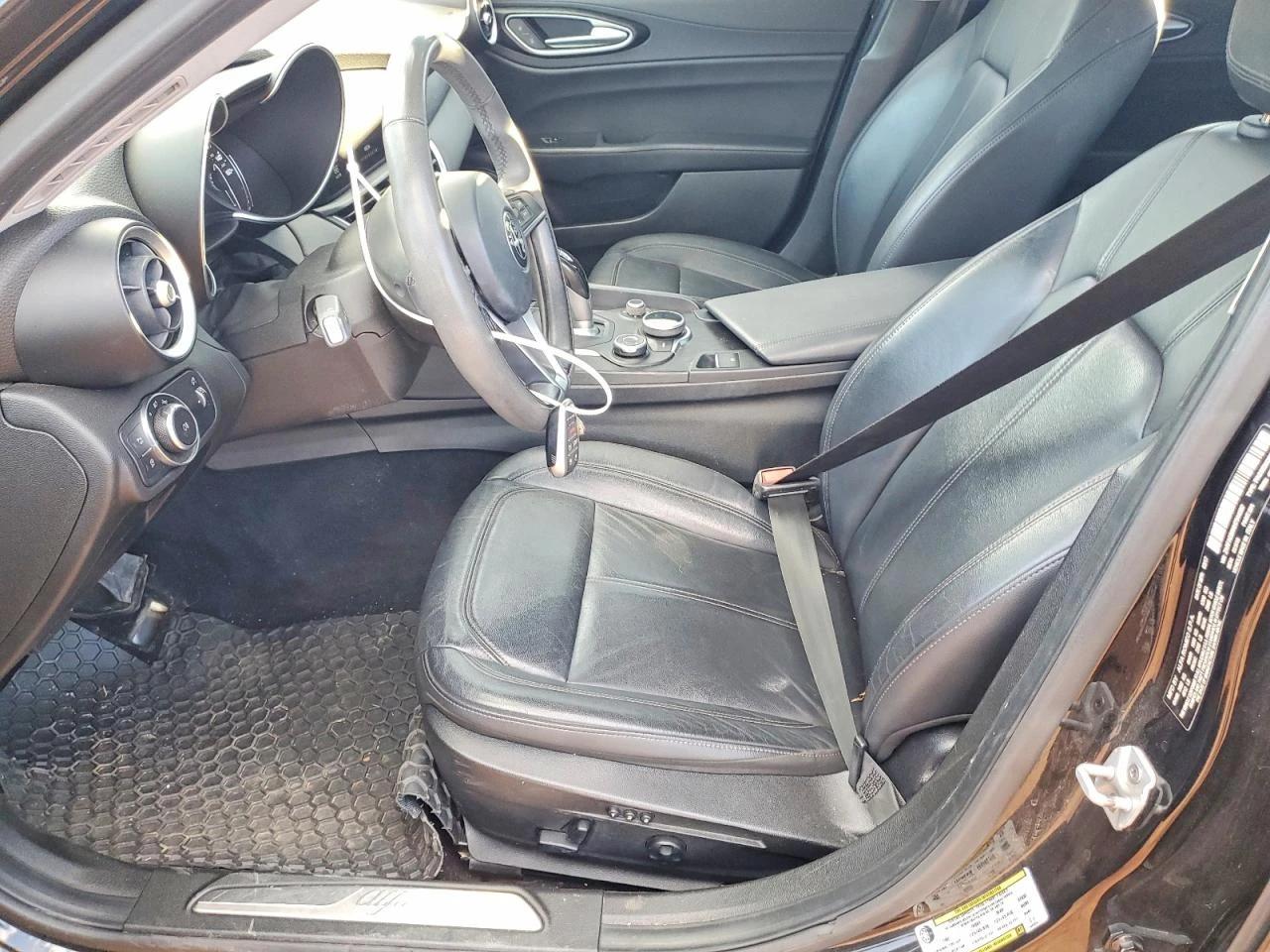 Alfa Romeo Giulia 2.0l, снимка 7 - Автомобили и джипове - 54713402