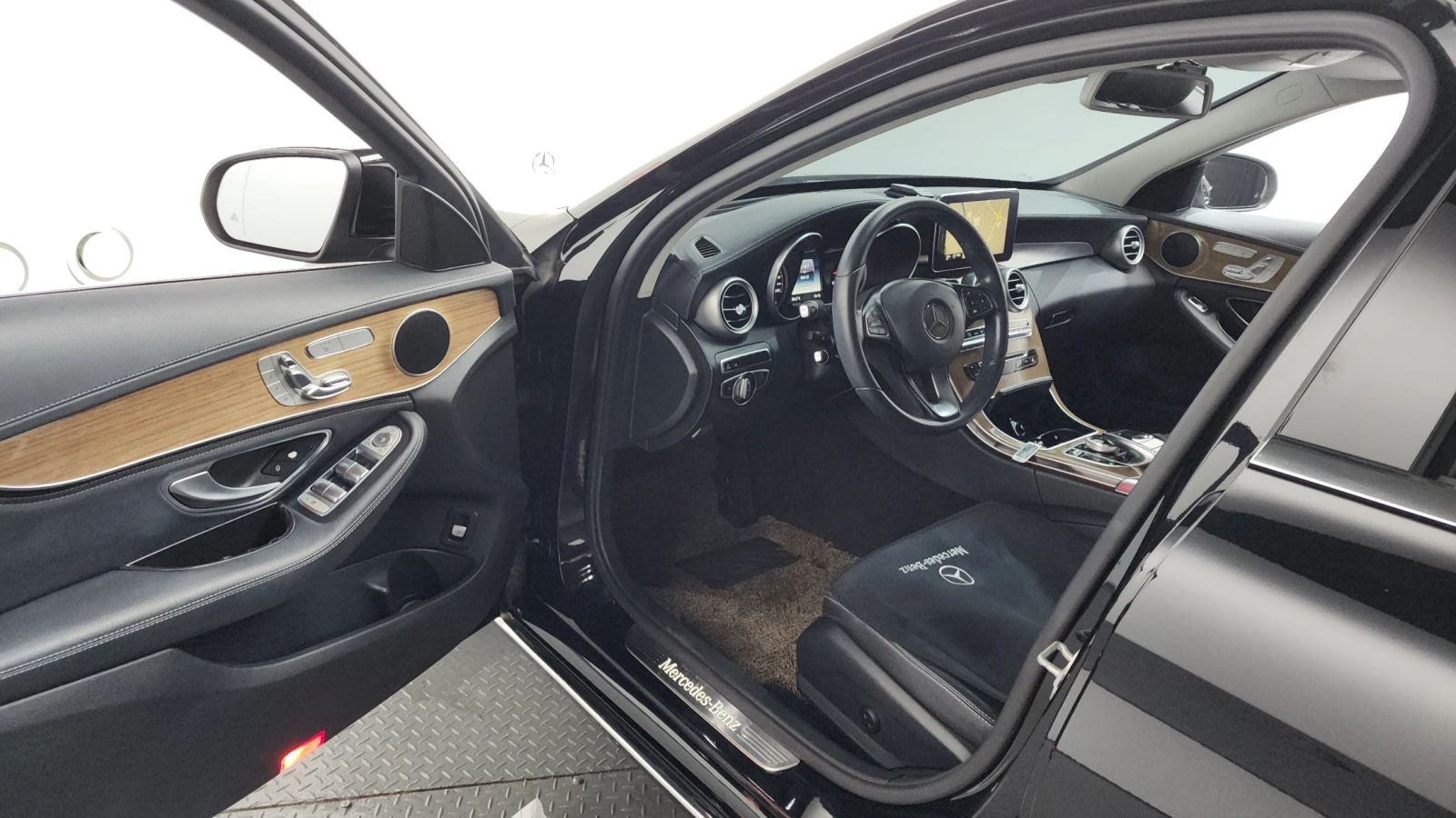 Mercedes-Benz C 220, снимка 9 - Автомобили и джипове - 55415782