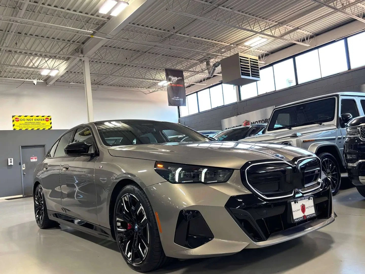 BMW i5 M60 B&W ЦЕНА ДО БЪЛГАРИЯ АВТОКРЕДИТ, снимка 2 - Автомобили и джипове - 55779667