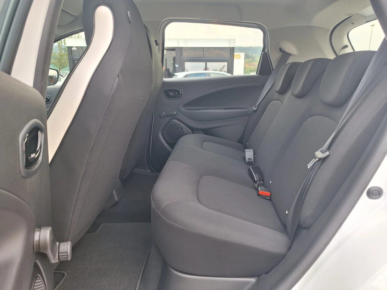 Renault Zoe 52 KWh / 109 �.�./ZEN | Mobile.bg � ����������� 15