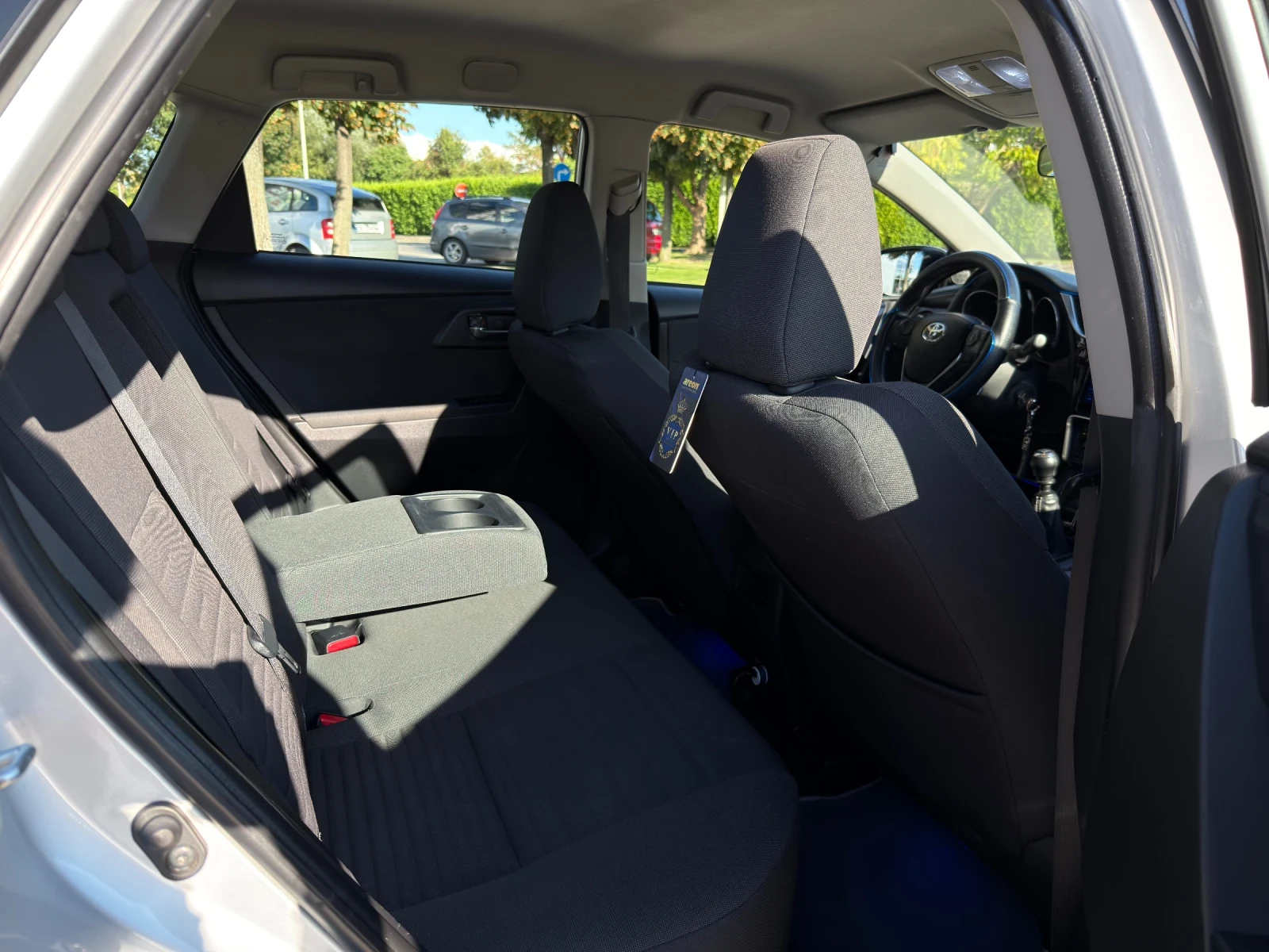 Toyota Auris Touring 1.6 D-4D 112 к.с., снимка 10 - Автомобили и джипове - 56061243