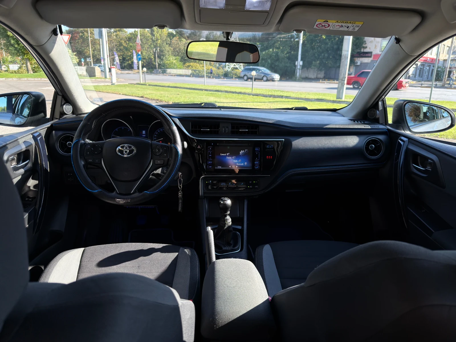 Toyota Auris Touring 1.6 D-4D 112 к.с., снимка 9 - Автомобили и джипове - 56061243