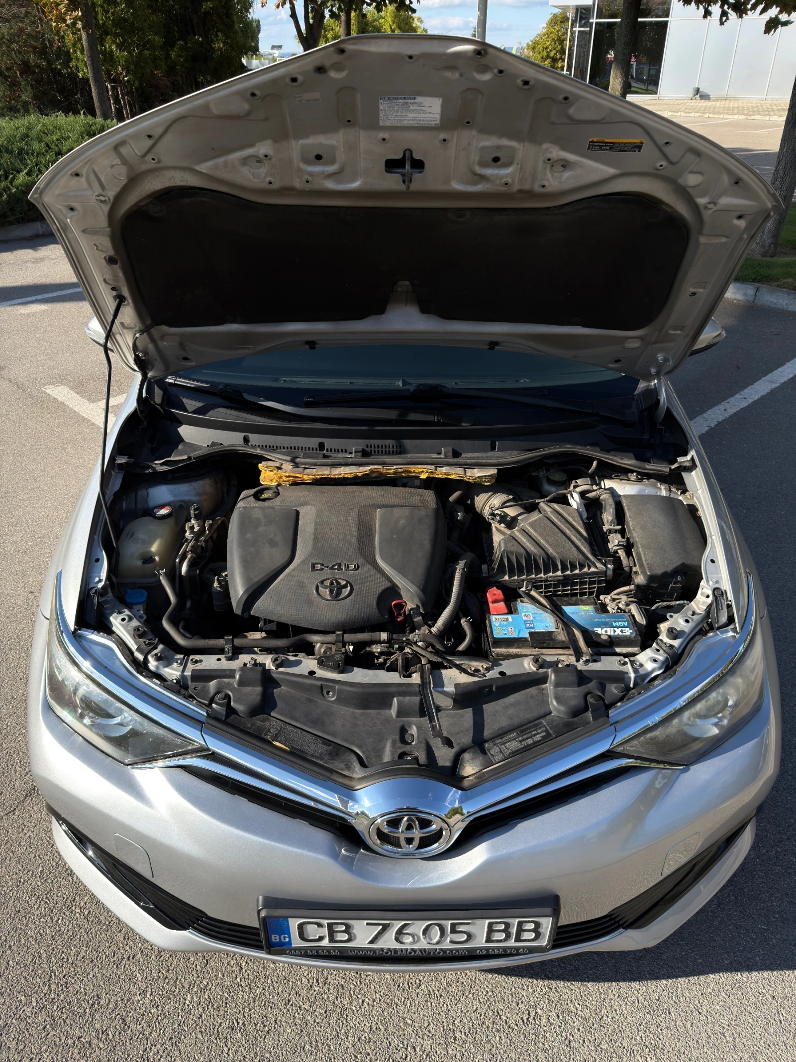Toyota Auris Touring 1.6 D-4D 112 к.с., снимка 11 - Автомобили и джипове - 56061243