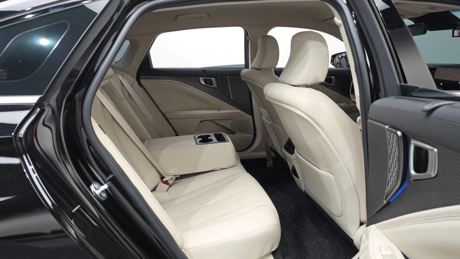 Kia K8 2.5 SIGNATURE * КРАЙНА ЦЕНА* FIRST CLASS, снимка 8 - Автомобили и джипове - 56171231