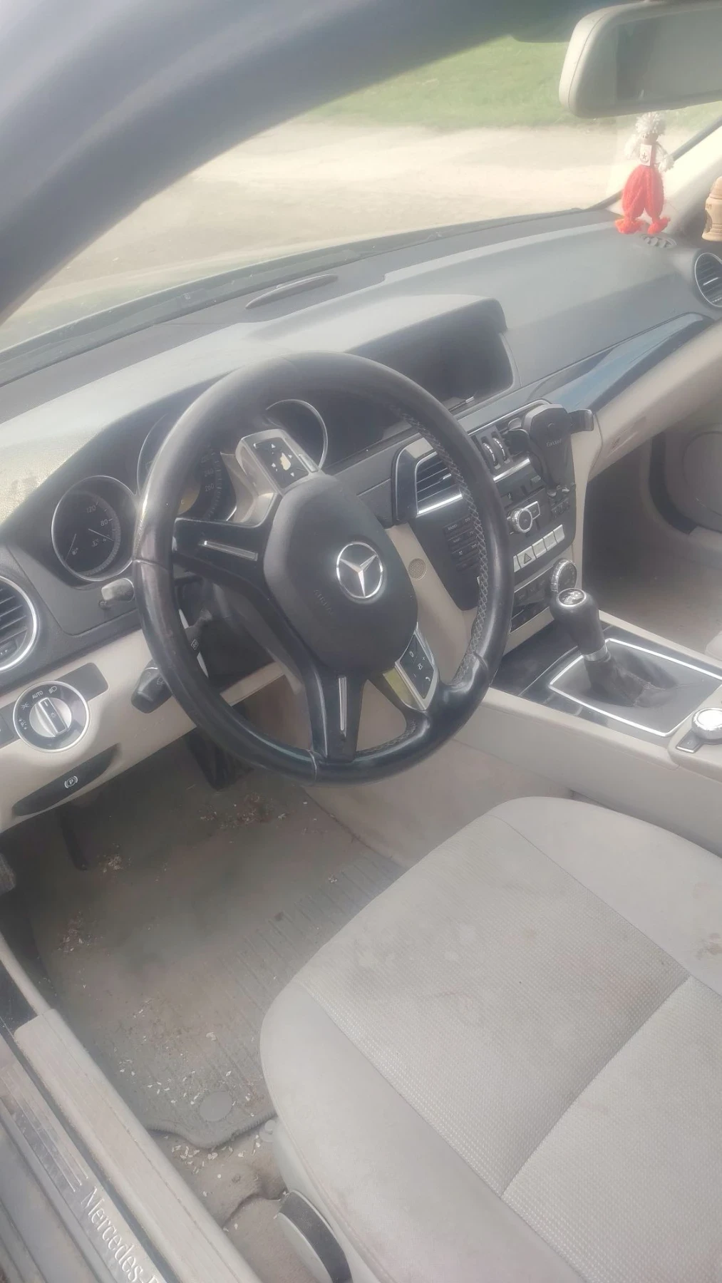 Mercedes-Benz C 220 2.2, снимка 6 - Автомобили и джипове - 56329925