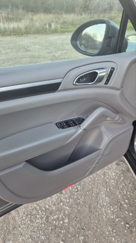 Porsche Cayenne 4.2 д, снимка 13