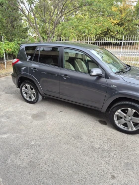 Обява за продажба на Toyota Rav4 2.2 куб 4?4 150 КС Перфектен джип ~Цена по договаряне - изображение 2 | Auto.bg Обява за продажба на Toyota Rav4 2.2 куб 4?4 150 КС Перфектен джип ~Цена по договаряне - изображение 2