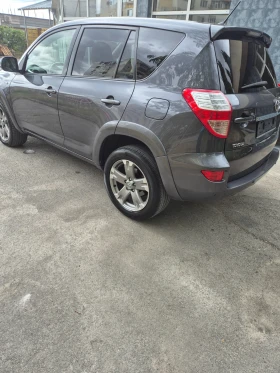 Обява за продажба на Toyota Rav4 2.2 куб 4?4 150 КС Перфектен джип ~Цена по договаряне - изображение 5 | Auto.bg Обява за продажба на Toyota Rav4 2.2 куб 4?4 150 КС Перфектен джип ~Цена по договаряне - изображение 5
