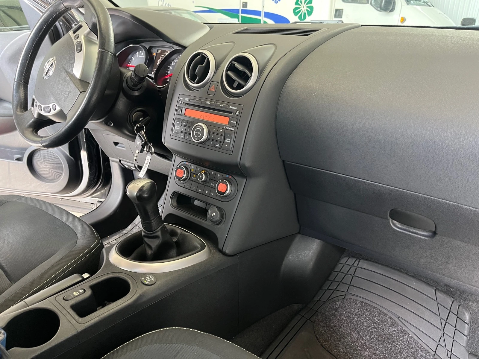 Nissan Qashqai 1.6 i GPL - изображение 10