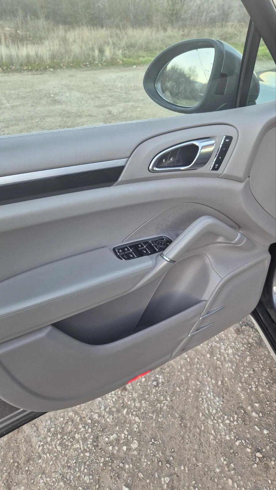 Porsche Cayenne 4.2 д, снимка 13 - Автомобили и джипове - 53775297