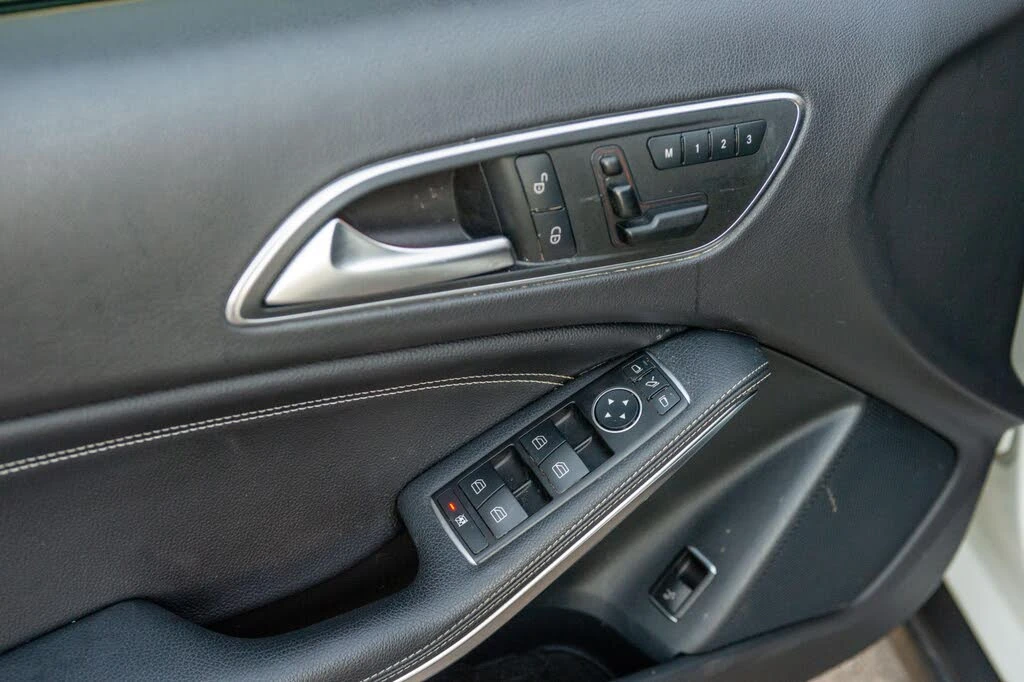 Mercedes-Benz GLA 2016 Mercedes-Benz GLA 250 4MATIC, снимка 7 - Автомобили и джипове - 53868534