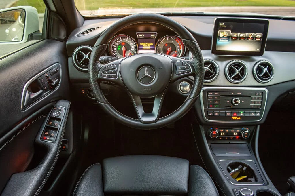 Mercedes-Benz GLA 2016 Mercedes-Benz GLA 250 4MATIC, снимка 10 - Автомобили и джипове - 53868534