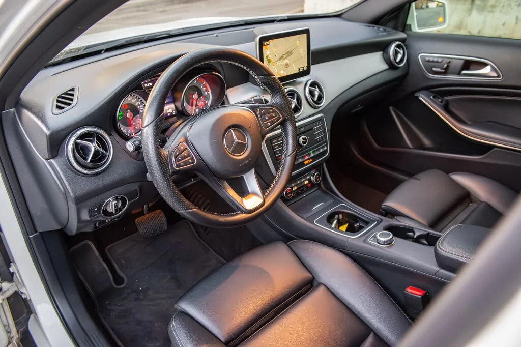 Mercedes-Benz GLA 2016 Mercedes-Benz GLA 250 4MATIC, снимка 8 - Автомобили и джипове - 53868534