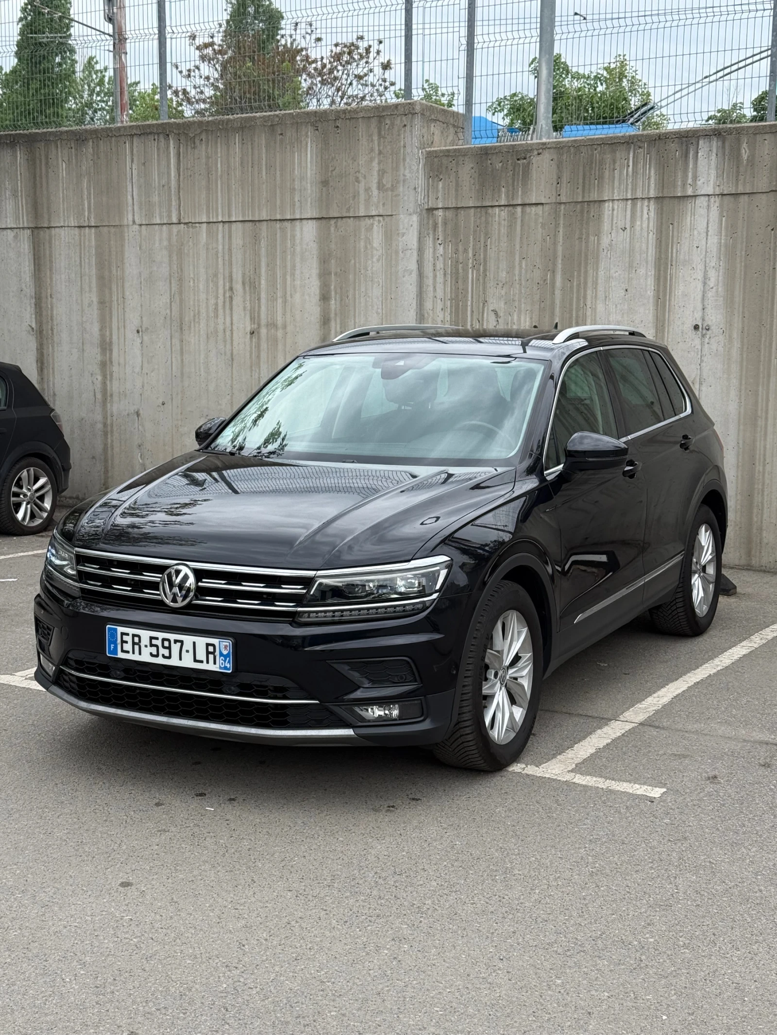 VW Tiguan Carat - DSG / Digital / LED