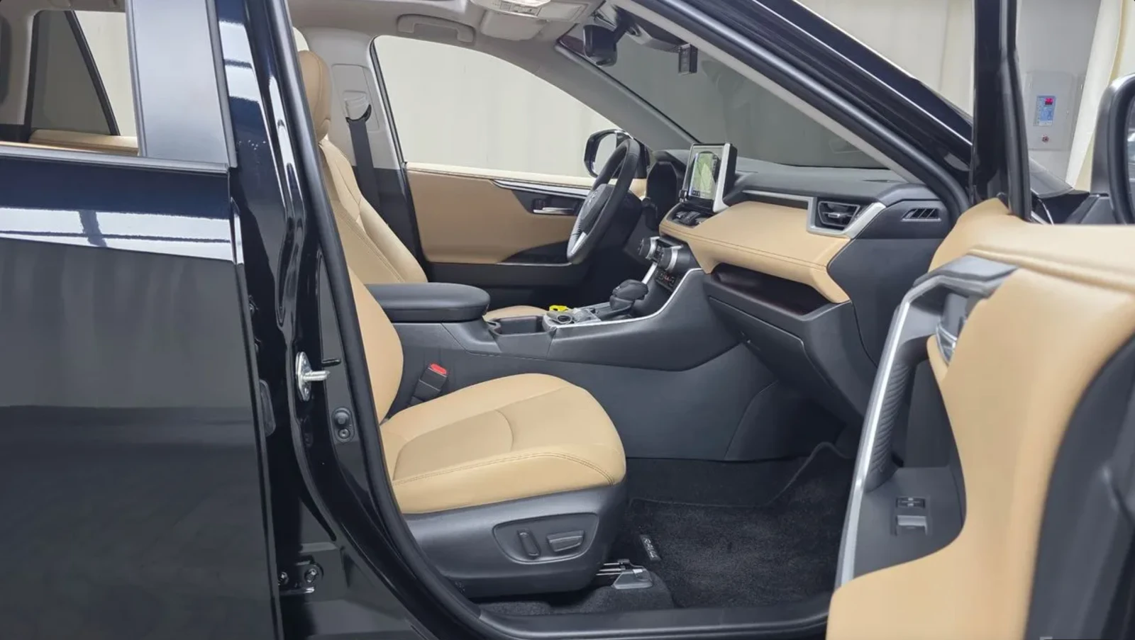 Toyota Rav4 LIMITED AWD/ОБДУХ/DISTRONIC/ПАМЕТИ/LANE ASSIST, снимка 13 - Автомобили и джипове - 54868930