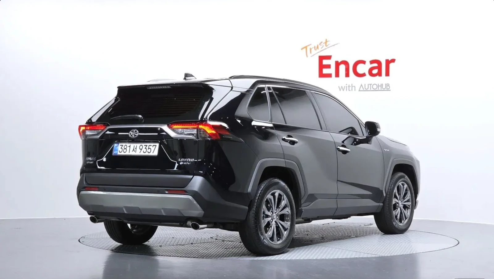 Toyota Rav4 LIMITED AWD/ОБДУХ/DISTRONIC/ПАМЕТИ/LANE ASSIST, снимка 2 - Автомобили и джипове - 54868930