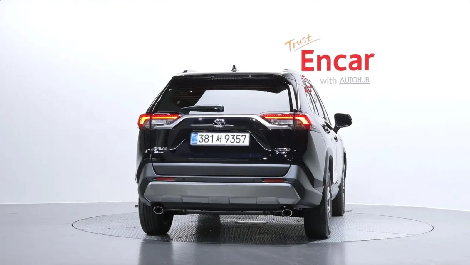 Toyota Rav4 LIMITED AWD/ОБДУХ/DISTRONIC/ПАМЕТИ/LANE ASSIST, снимка 4 - Автомобили и джипове - 54868930