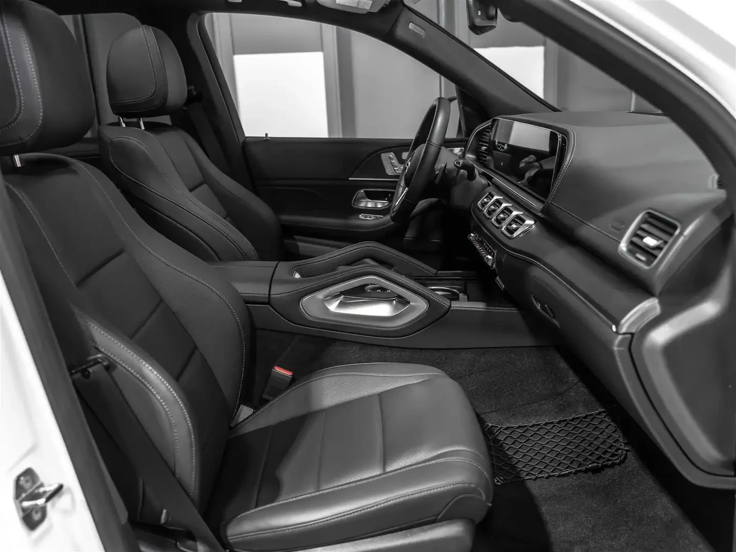 Mercedes-Benz GLE 350 AMG Night Pkg| Premium Pkg| Burmester, снимка 10 - Автомобили и джипове - 55304437