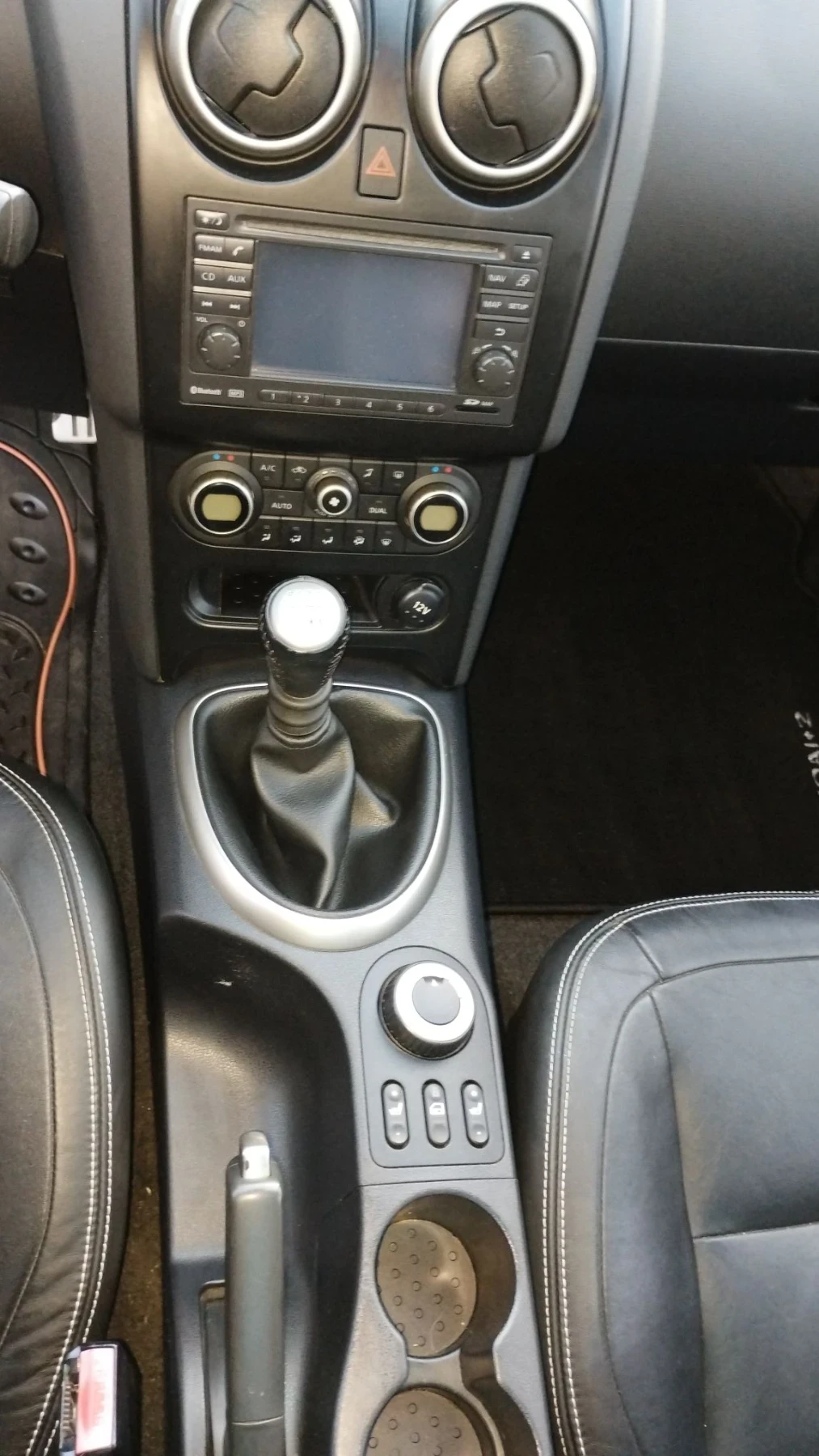 Nissan Qashqai + 2 4х4, кожа, подгрев, 7 места, безключово, панор, снимка 12 - Автомобили и джипове - 55990196
