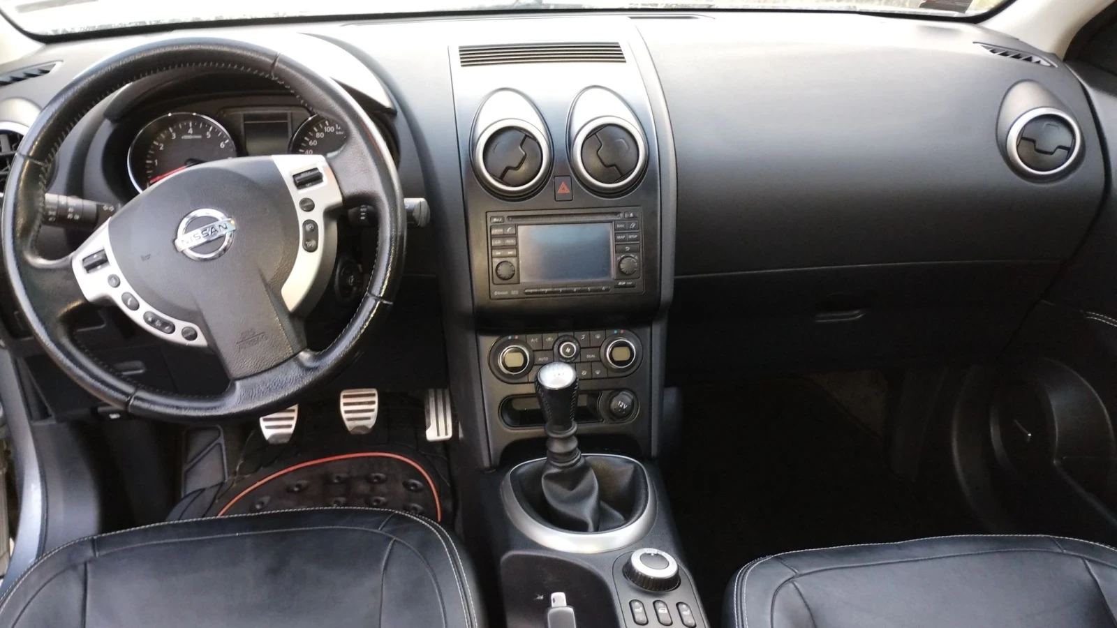 Nissan Qashqai + 2 4х4, кожа, подгрев, 7 места, безключово, панор, снимка 13 - Автомобили и джипове - 55990196