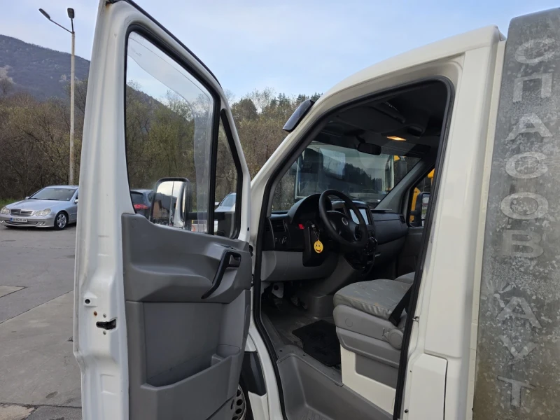 VW Crafter 2.5, снимка 11 - Бусове и автобуси - 52747564