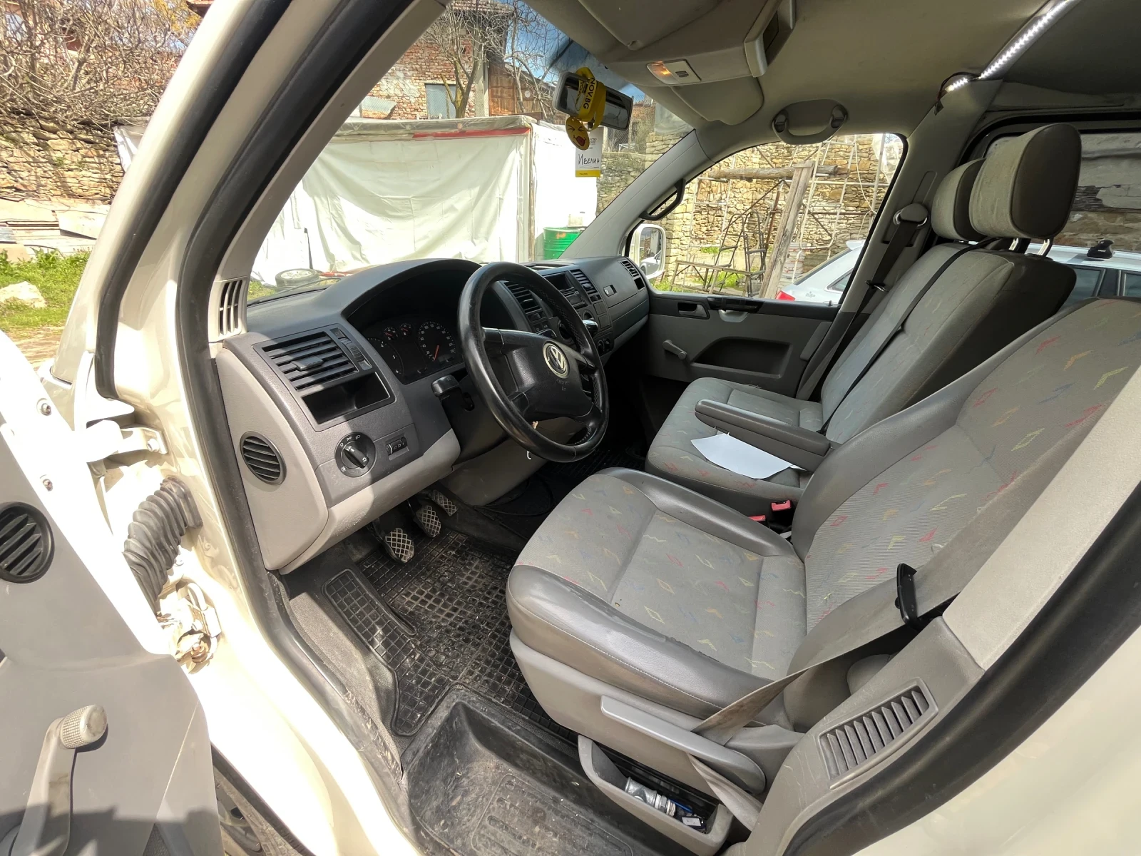 VW T5, снимка 10 - Бусове и автобуси - 53990434