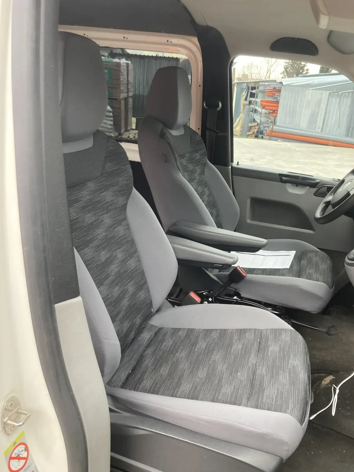 VW Transporter 1.9 TDI + , снимка 6 - Бусове и автобуси - 54064531