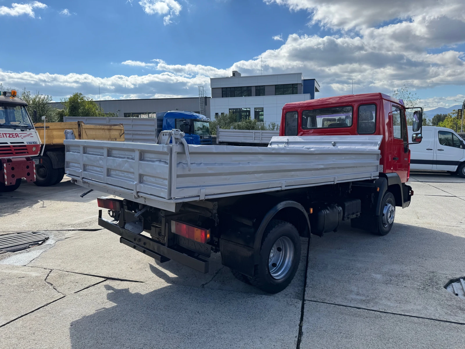 Man 8.163   3.90  | Mobile.bg   12