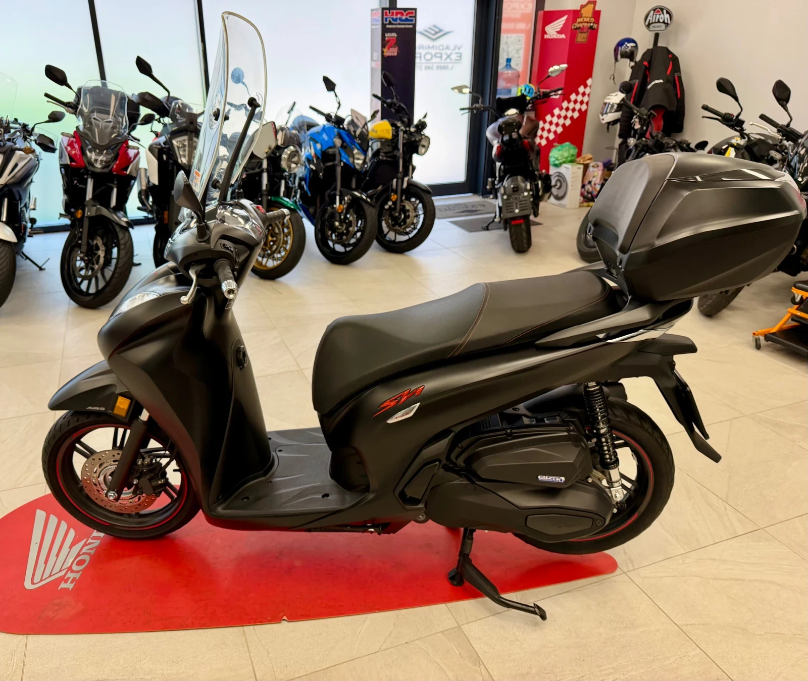 Honda Sh 350 ABS TCS 2022 - 349 лв/месец, снимка 8 - Мотоциклети и мототехника - 50932144
