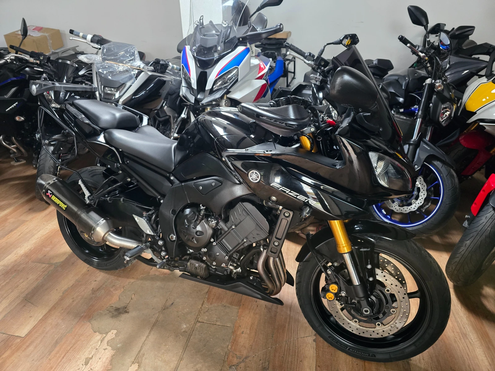 Yamaha FZ8 Fazer 800 ABS + Akrapovic 