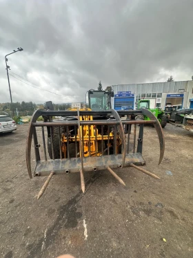 Телескопичен товарач JCB, снимка 1