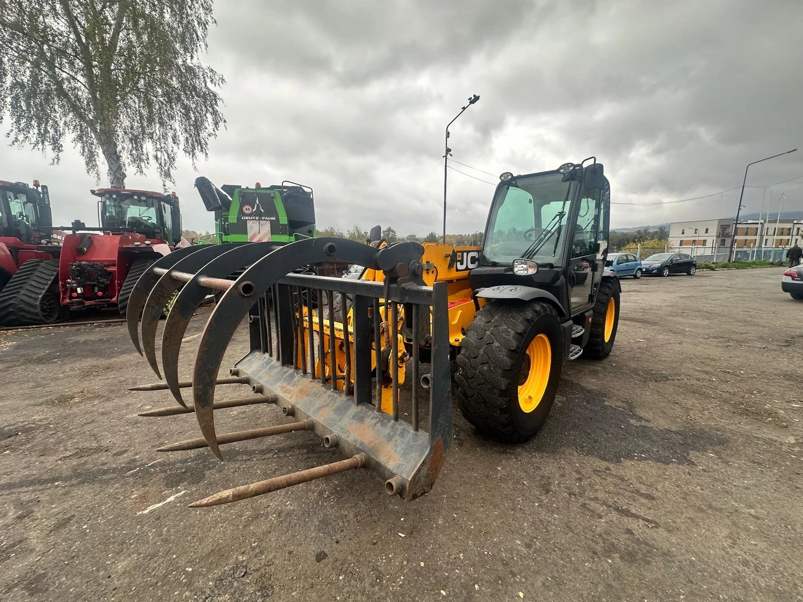 Телескопичен товарач JCB, снимка 2 - Селскостопанска техника - 56569192