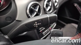 Mercedes-Benz CLA 220, снимка 9