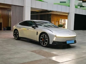 ����� �� �������� �� Xpeng P7 all-wheel drive high-performance Ultra