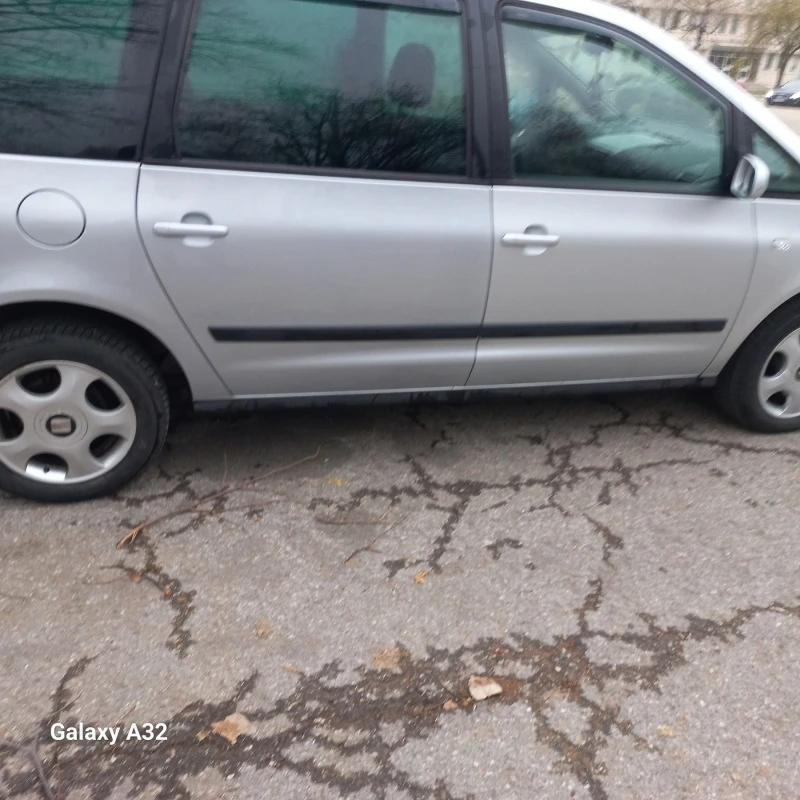 Seat Alhambra 1.9 Tdi, снимка 3 - Автомобили и джипове - 47656420