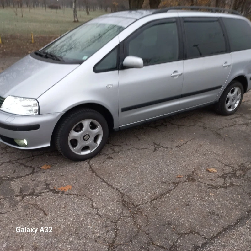 Seat Alhambra 1.9 Tdi, снимка 9 - Автомобили и джипове - 47656420