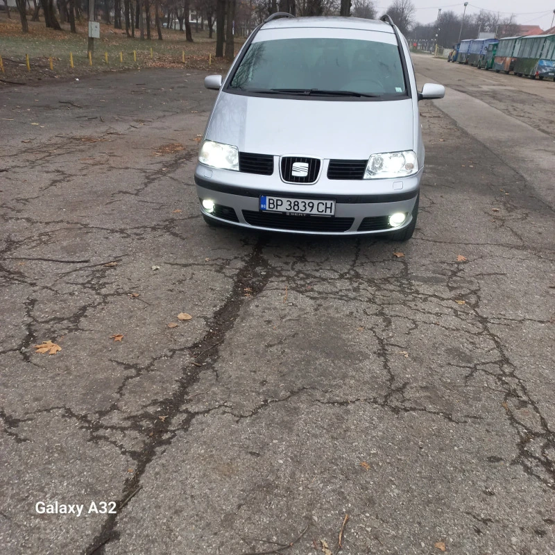 Seat Alhambra 1.9 Tdi, снимка 8 - Автомобили и джипове - 47656420