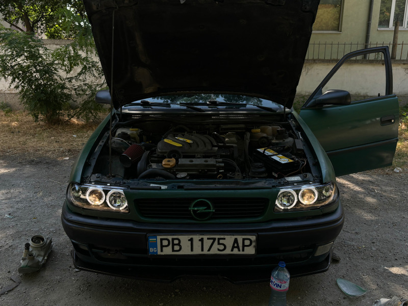 Opel Astra, снимка 10 - Автомобили и джипове - 46409542