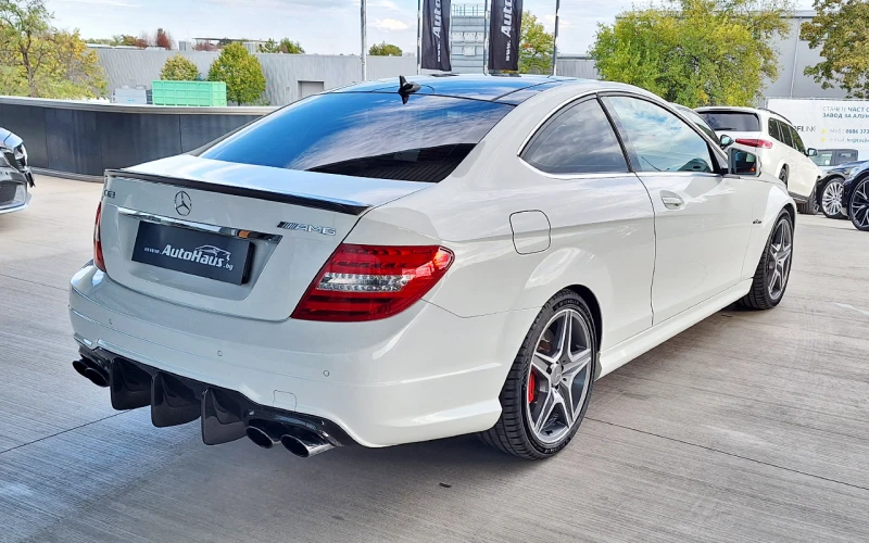 Mercedes-Benz C 63 AMG Coupe, снимка 3 - Автомобили и джипове - 47577285