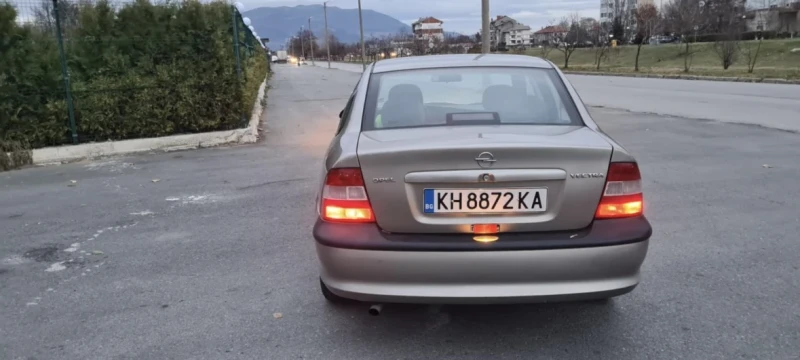 Opel Vectra, снимка 1 - Автомобили и джипове - 48057462