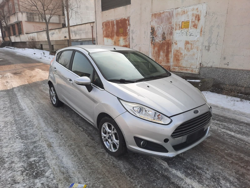 Ford Fiesta 1.4i газ, снимка 4 - Автомобили и джипове - 49590303