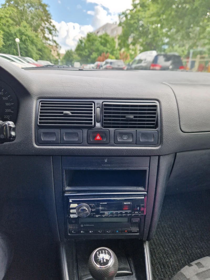 VW Golf * ГАЗ* Обслужен, снимка 4 - Автомобили и джипове - 52532433